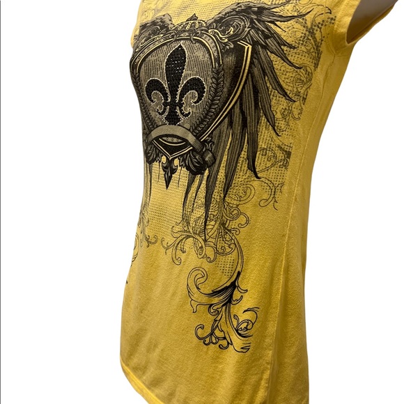 FLEUR- DE-LIS YELLOW EMBELLISHED TEE by LOVE to LOVE. SIZE MEDIUM - Picture 9 of 14